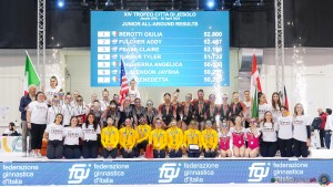 podio jr sfe06126 copia simone ferraro ph